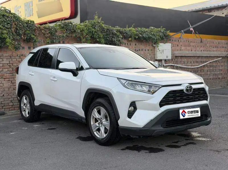 RAV4 Rongfang 2023 2.0L CVT 2WD Urban Edition — 3