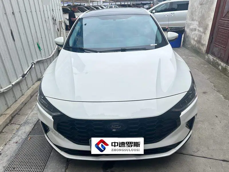 Fox 2022 EcoBoost 180 Sedan Automatic Competition Edition — 2
