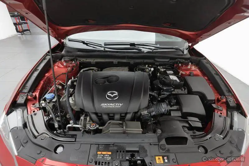 Mazda CX-4 2016 2.0L Automatic 2WD Blue Sky Premium Edition — 5