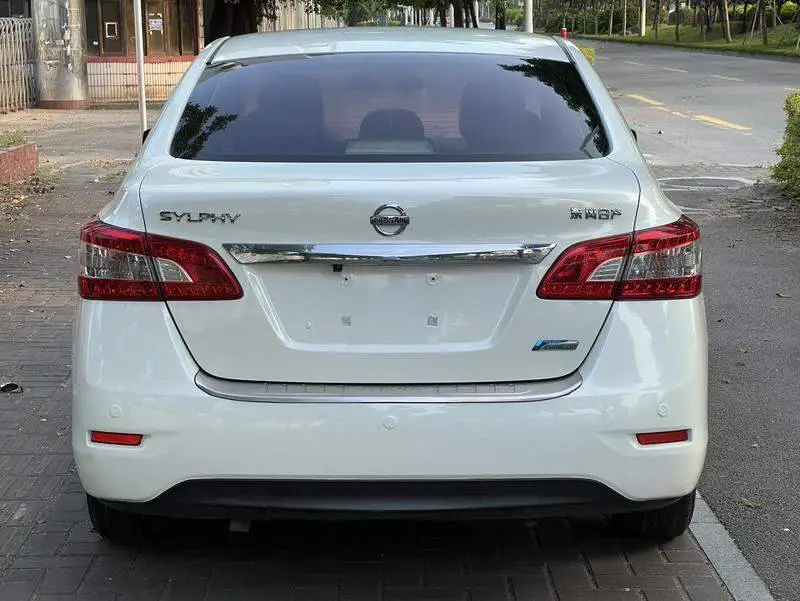 Sylphy 2014 1.6XV CVT Premium Edition — 5