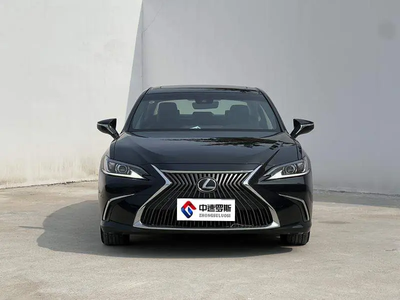 Lexus ES 2021 200 Deluxe Edition — 2