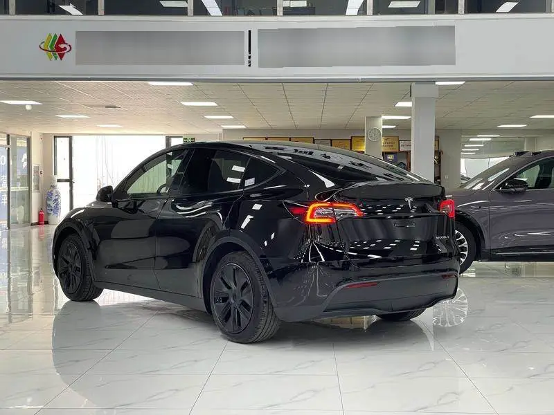Model Y 2023 rear-wheel drive version — 4