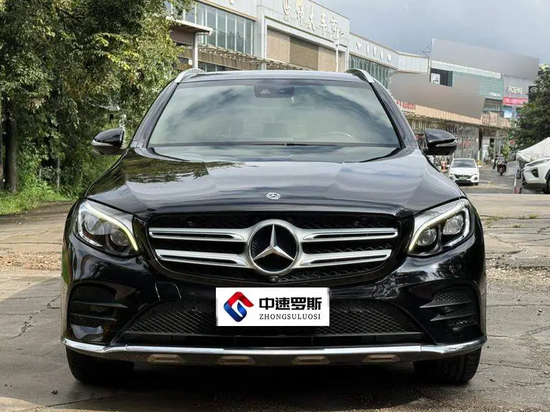 Mercedes-Benz GLC 2018 GLC 300 4MATIC Dynamic — 2