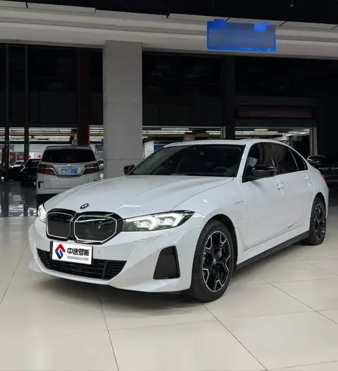 BMW i3 2025 eDrive 40 L Night Edition