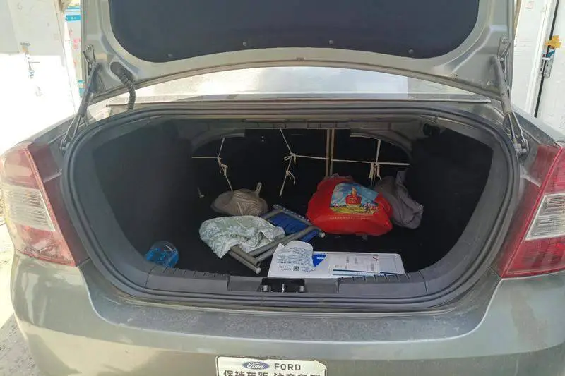 Fox 2012 Sedan Classic 1.8L Manual Basic Model — 17