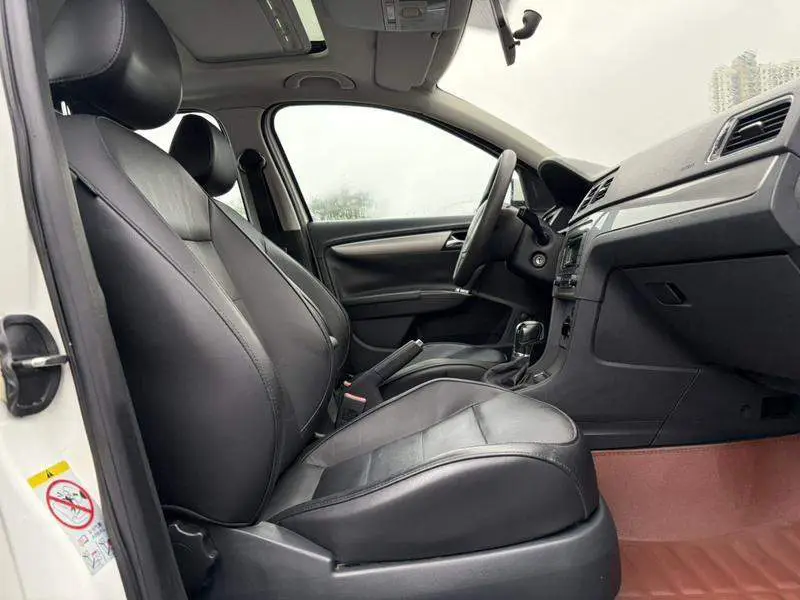 Lavida 2015 1.6L Automatic Comfort Edition — 15