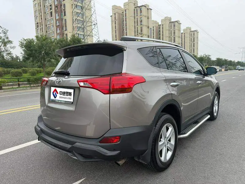 RAV4 Rongfang 2013 2.5L Automatic 4WD Elite Edition — 6