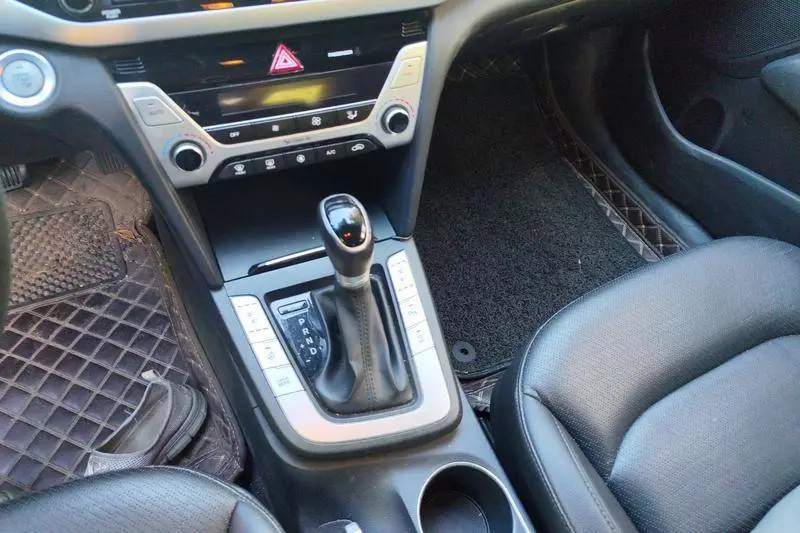 Leading 2016 1.6L Automatic Intelligent Flagship — 16