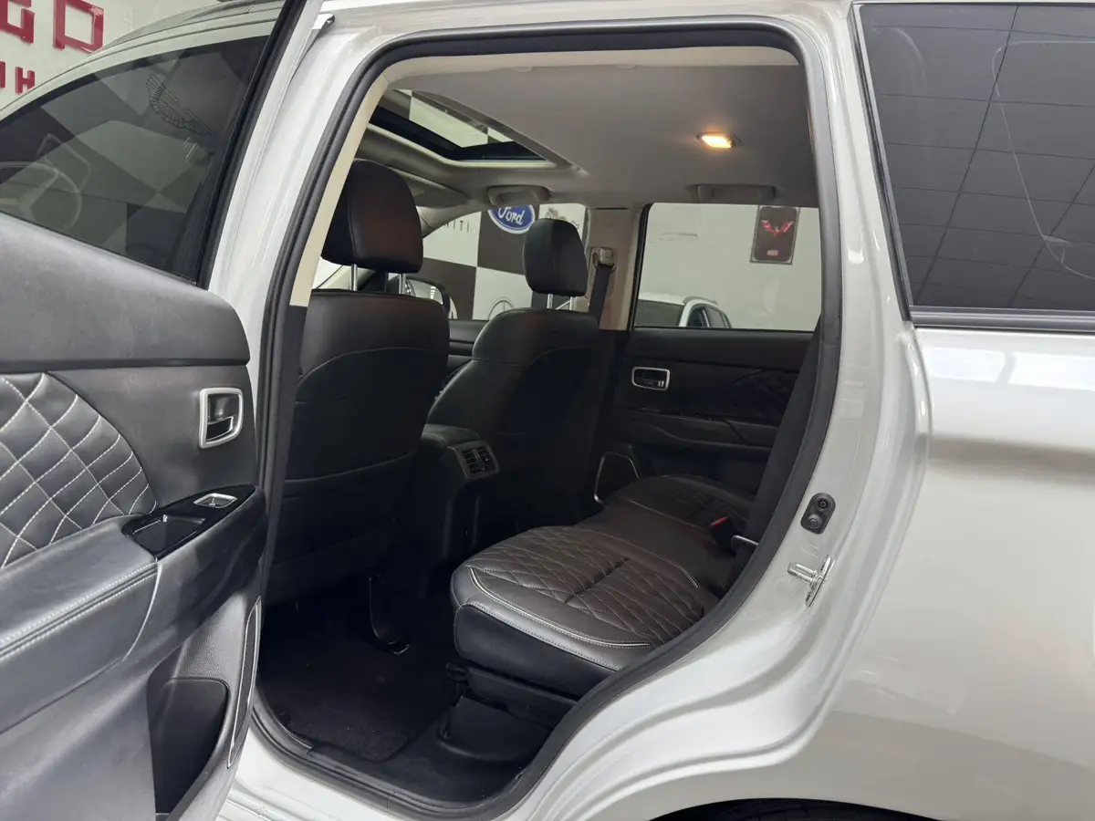 Outlander 2021 Model 2.0L 2WD Enjoy Edition 7 Seaters — 12