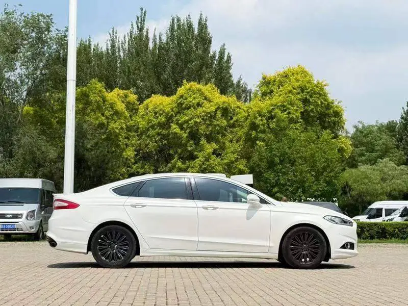 Mondeo 2013 2.0L GTDi200 Fashion Model — 7