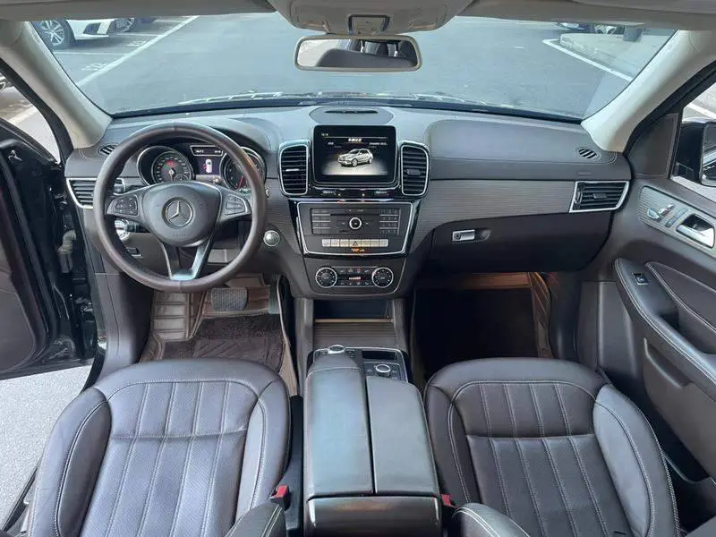 Mercedes-Benz GLE 2018 GLE 320 4MATIC Dynamic Collector's Edition — 13
