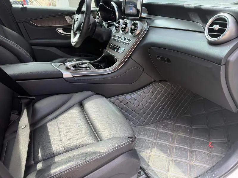 Mercedes-Benz GLC 2019 GLC 300 L 4MATIC Dynamic — 16