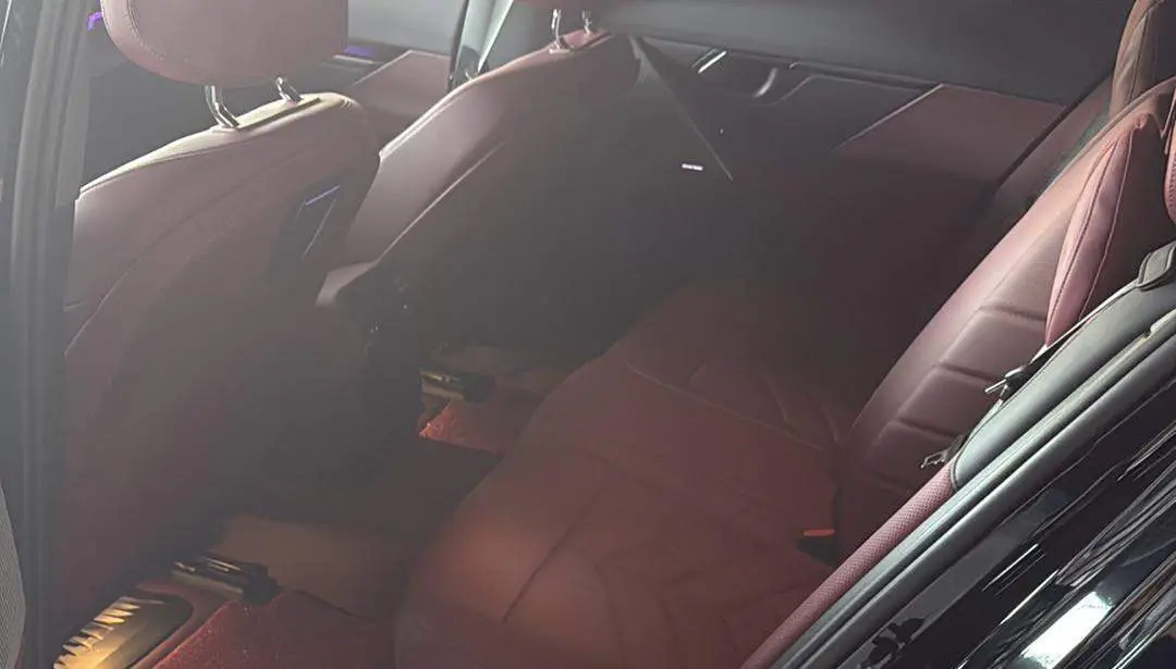 BMW 5 Series 2025 530Li Leading M Sport Package — 11