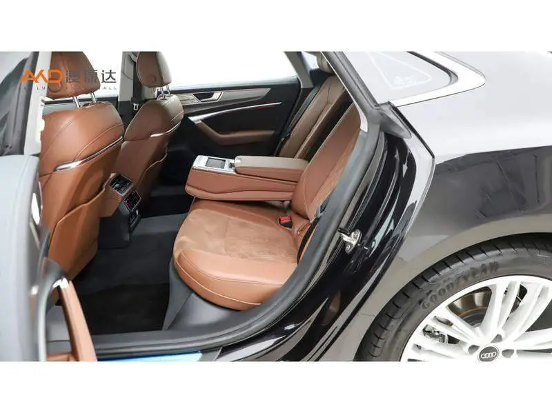 Audi A7L 2024 45 TFSI quattro Luxury Edition — 10