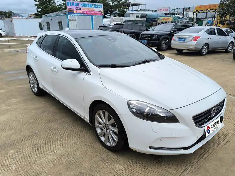 Volvo V40 2013 2.0T Smart Edition — 3