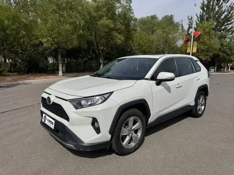 RAV4 Rongfang 2020 2.0L CVT 2WD Fashion Edition