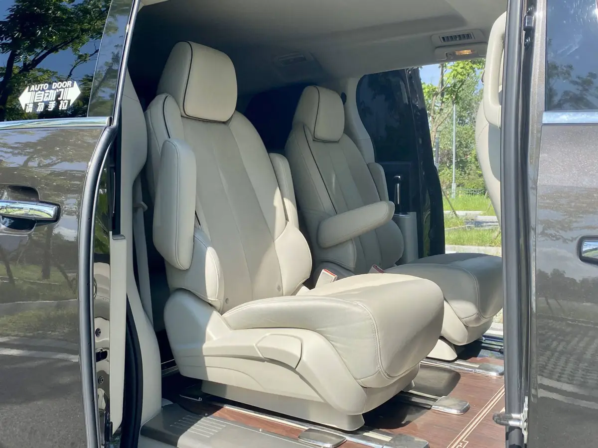 Buick GL8 2021 Land Business Class 652T Luxury — 16