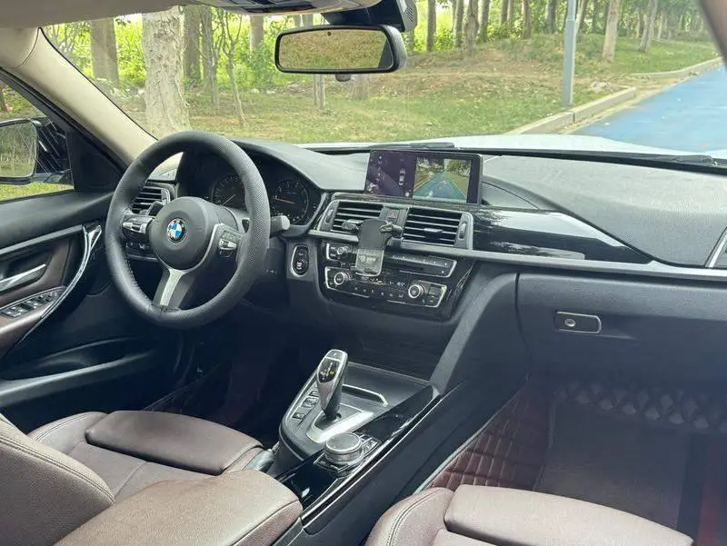 BMW 3 Series 2019 320Li M Sport Package — 11