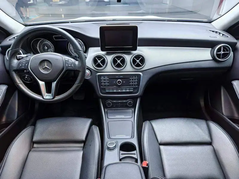 Mercedes-Benz GLA 2016 GLA 200 Dynamic — 5