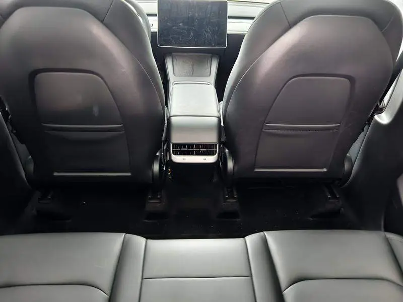 Model Y 2024 rear-wheel drive version — 7