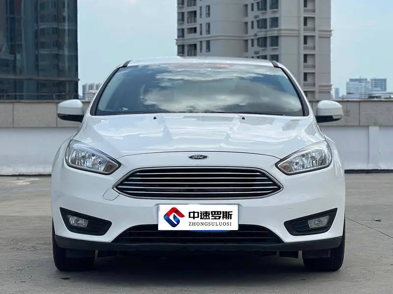Fox 2017 Sedan 1.6L Automatic Comfort Smart Edition — 2