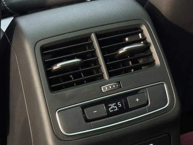 Audi A4L 2023 40 TFSI Luxury Dynamic Edition — 14