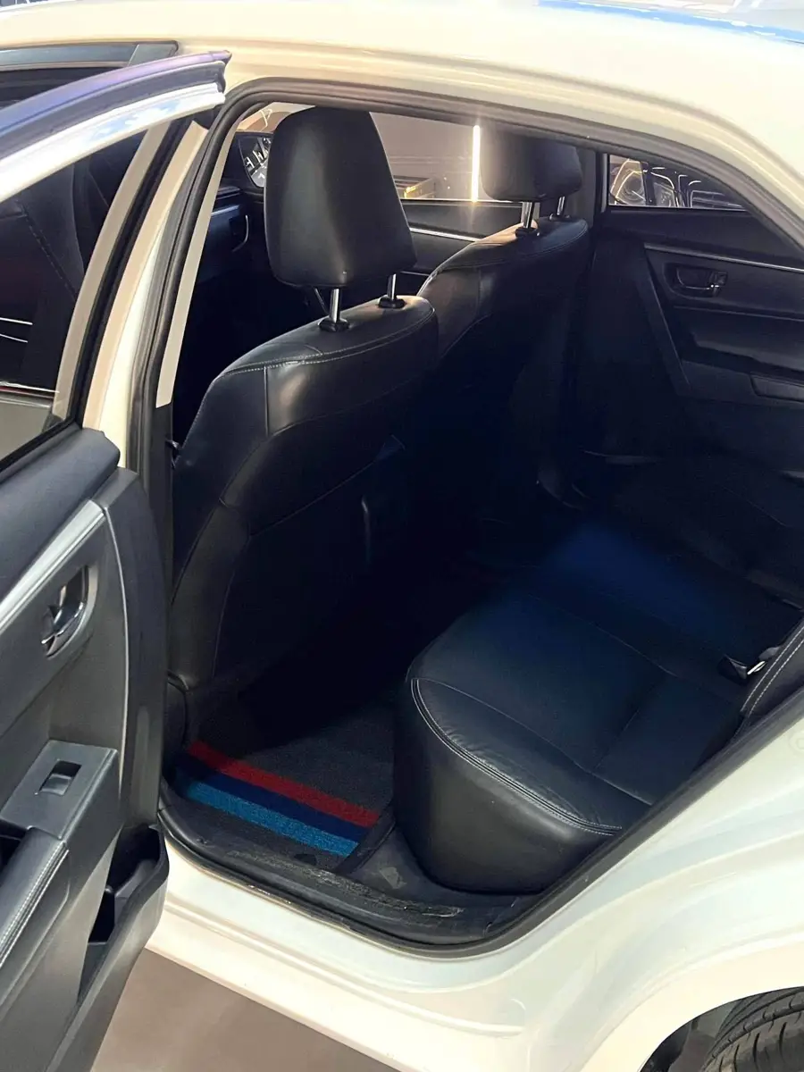 Corolla 2016 1.6L CVT GL-i Cool Edition — 9