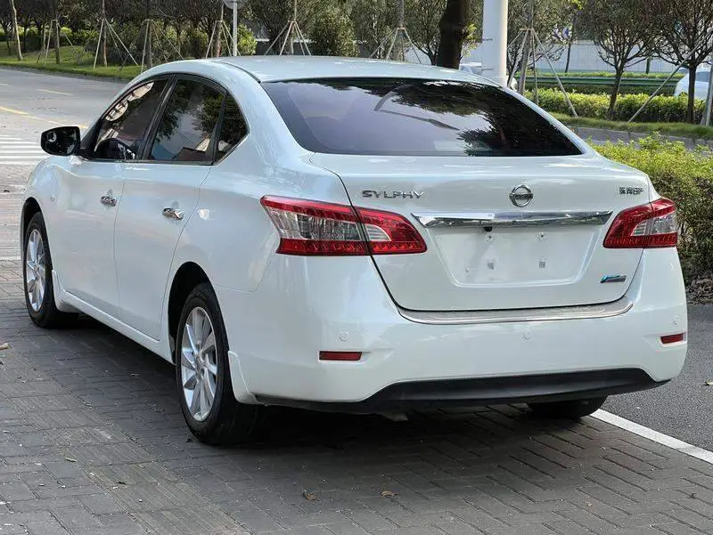 Sylphy 2014 1.6XV CVT Premium Edition — 4