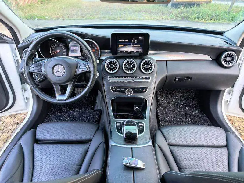 Mercedes-Benz C-Class 2016 C 180 L Sports — 6