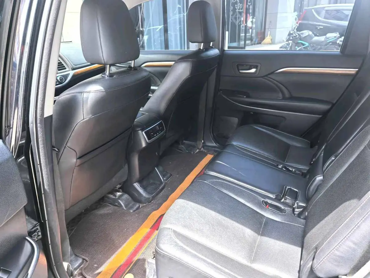 Highlander 2015 2.0T 4WD Luxury Edition 7 Seaters — 8