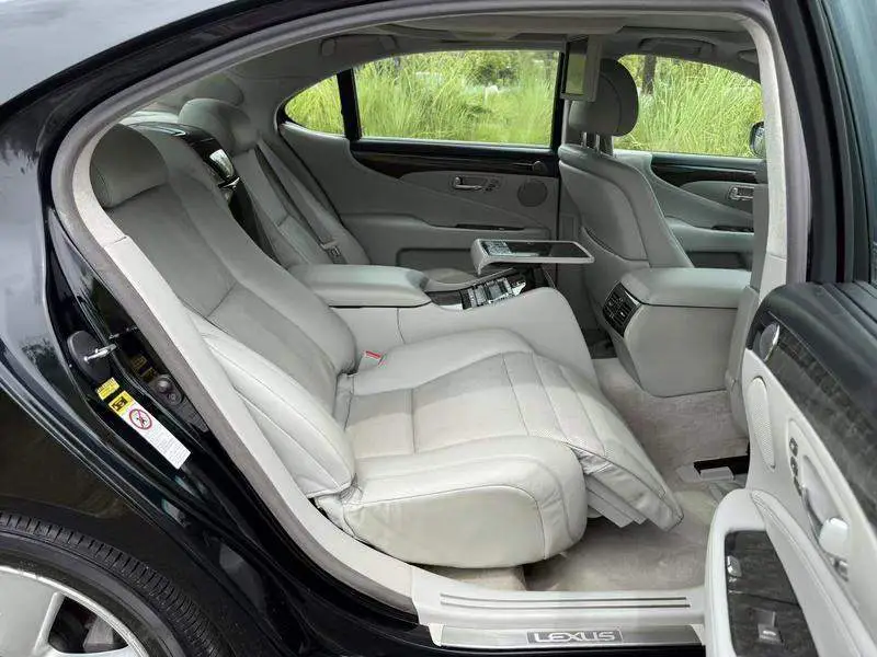 Lexus LS 2006 460L Premium Edition — 17