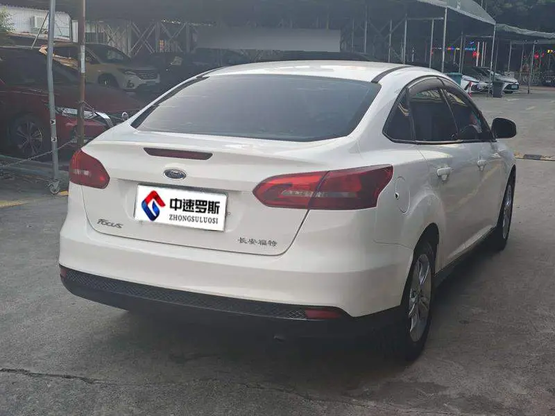 Fox 2017 Sedan 1.6L Manual Fashion Smart Edition — 6