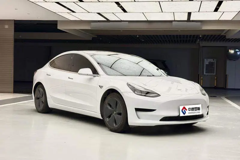 Model 3 2020 facelift standard range rear-wheel drive upgraded version — 3