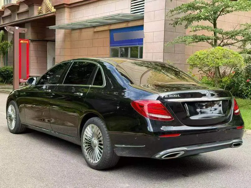 Mercedes-Benz E-Class 2019 E 300 L Fashion Edition — 4