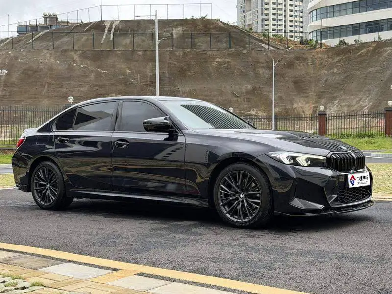 BMW 3 Series 2023 325Li M Sport Night Edition — 3