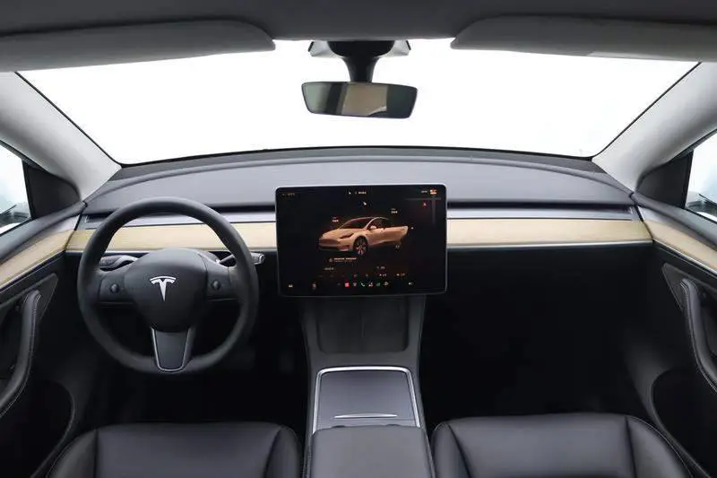 Model Y 2022 facelifted rear-wheel drive version — 10