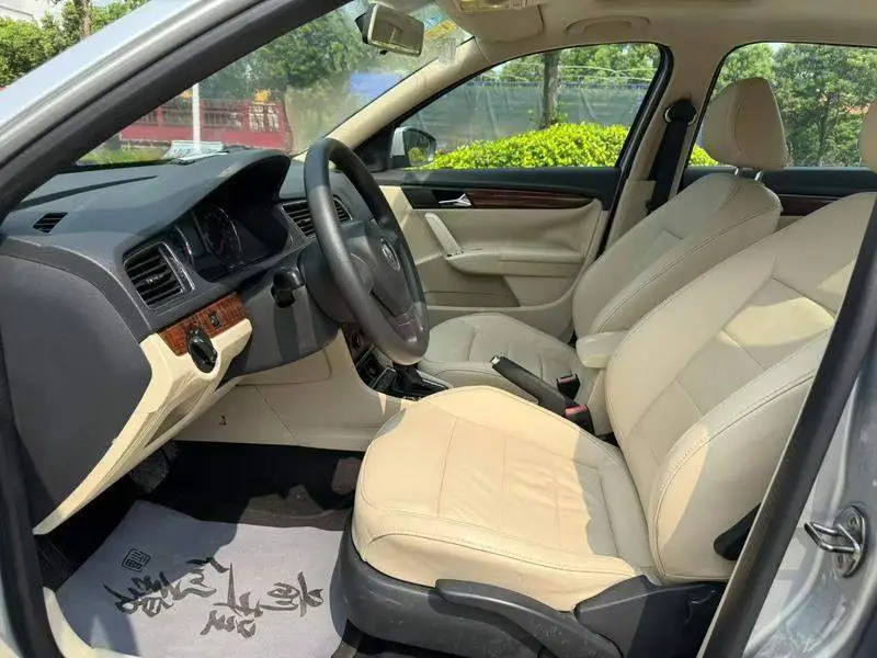 Lavida 2013 1.6L Automatic Comfort Edition — 8
