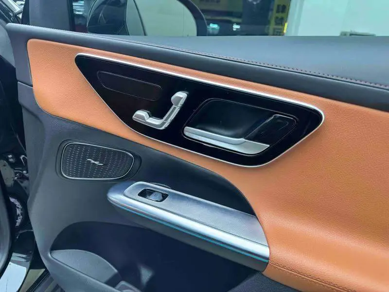 Mercedes-Benz GLC 2023 GLC 300 L 4MATIC Dynamic 5-seater — 12