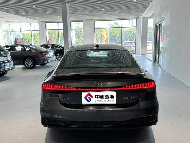 Audi A7 2024 45 TFSI Premium Edition — 4