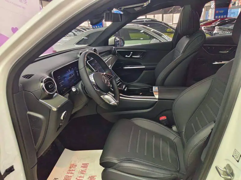 Mercedes-Benz GLC 2023 GLC 260 L 4MATIC Dynamic 7-seater — 17