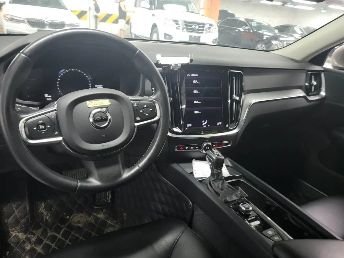 Volvo S60 2021 T4 Zhiyi Luxury Edition — 6