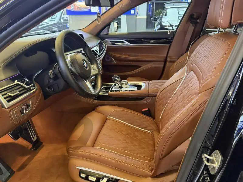 BMW 7 Series 2022 740Li xDrive Executive M Sport Package — 8
