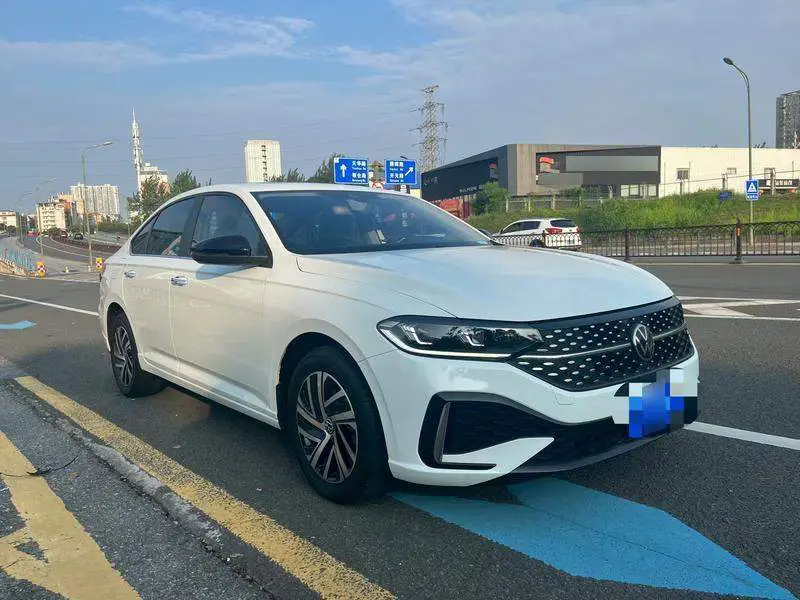 Lavida 2023 300TSI DSG Starry Sky Edition — 3
