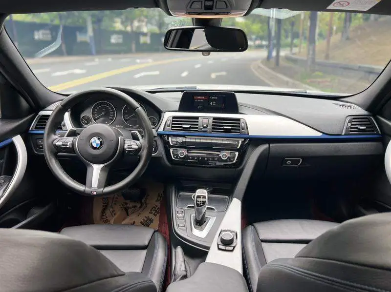BMW 3 Series 2018 320i M Sport Package — 16