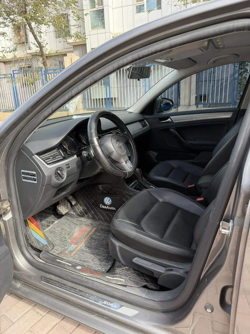 Bora 2014 1.6L Automatic Comfort — 8
