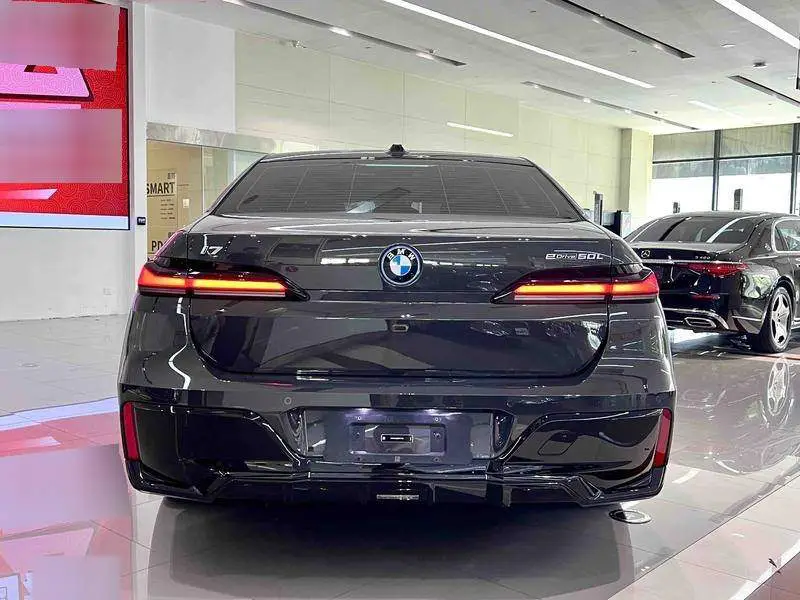 BMW i7 2023 eDrive50L Exclusive M Sports Package — 4