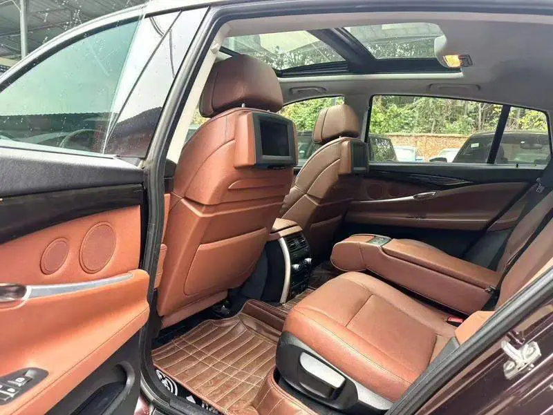 BMW 5 Series GT 2010 535i Luxury — 10