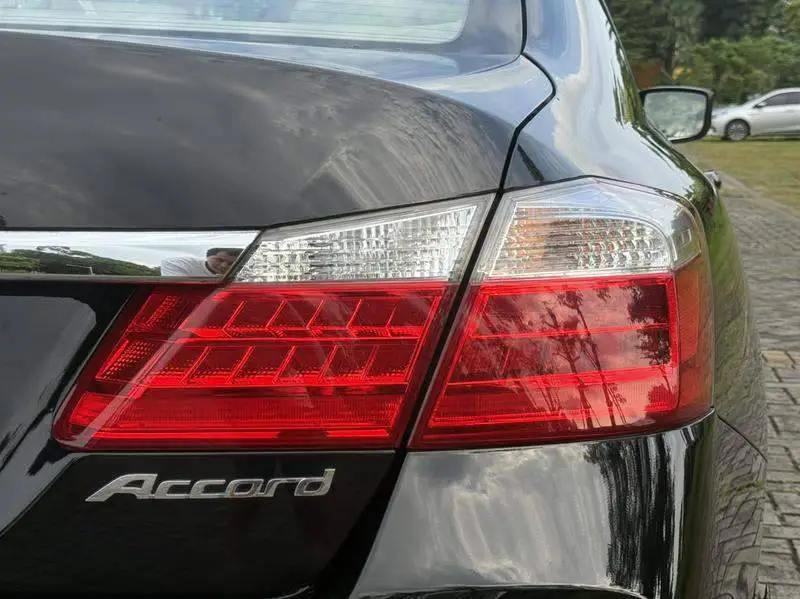 Accord 2015 2.0L LX Comfort Edition — 10