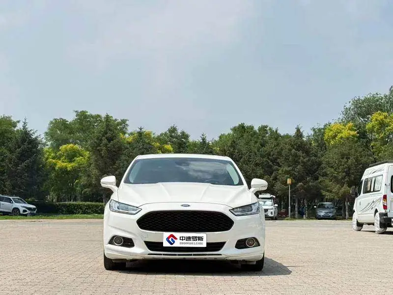Mondeo 2013 2.0L GTDi200 Fashion Model — 2