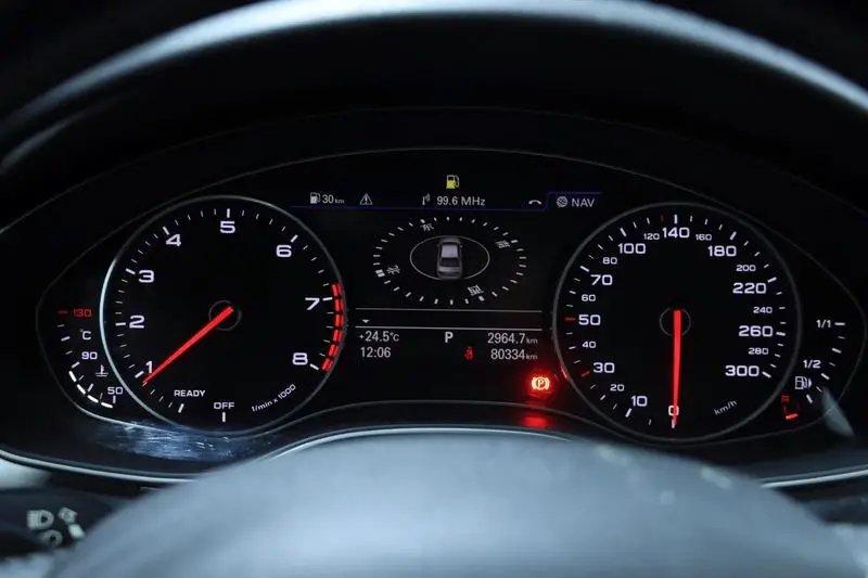 Audi A6L 2018 30th Anniversary Model 35 TFSI Fashion Model — 12